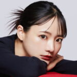 女性