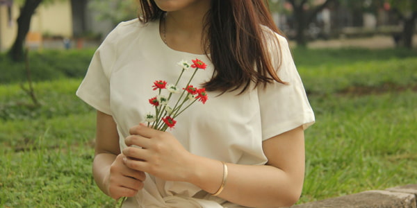 女性